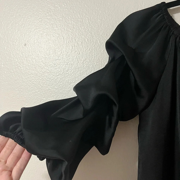 VINCE CAMUTO Women's Black Short Puff Sleeve Off-The-Shoulder w bow Size S - Picture 4 of 6